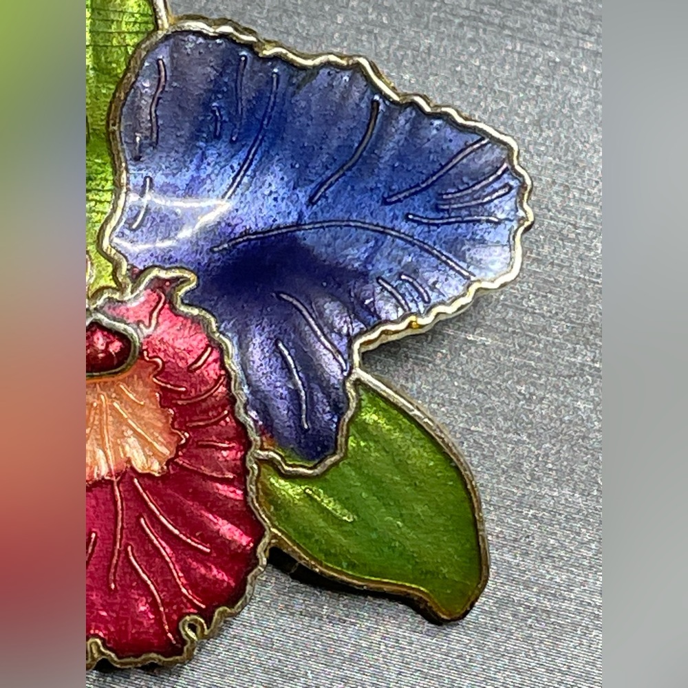Cloisonné Orchid Flower Periwinkle & Pinks Gold Tone 3D Vintage 2” Brooch - Picture 10 of 14